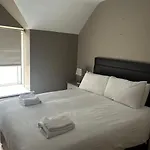 Hotel The Shire *